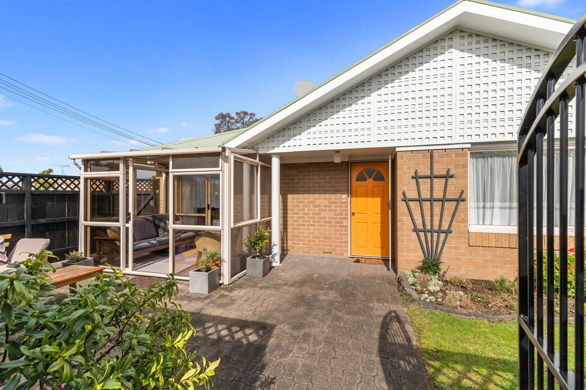 5 Short Street, Claudelands, Hamilton - Carousel 1