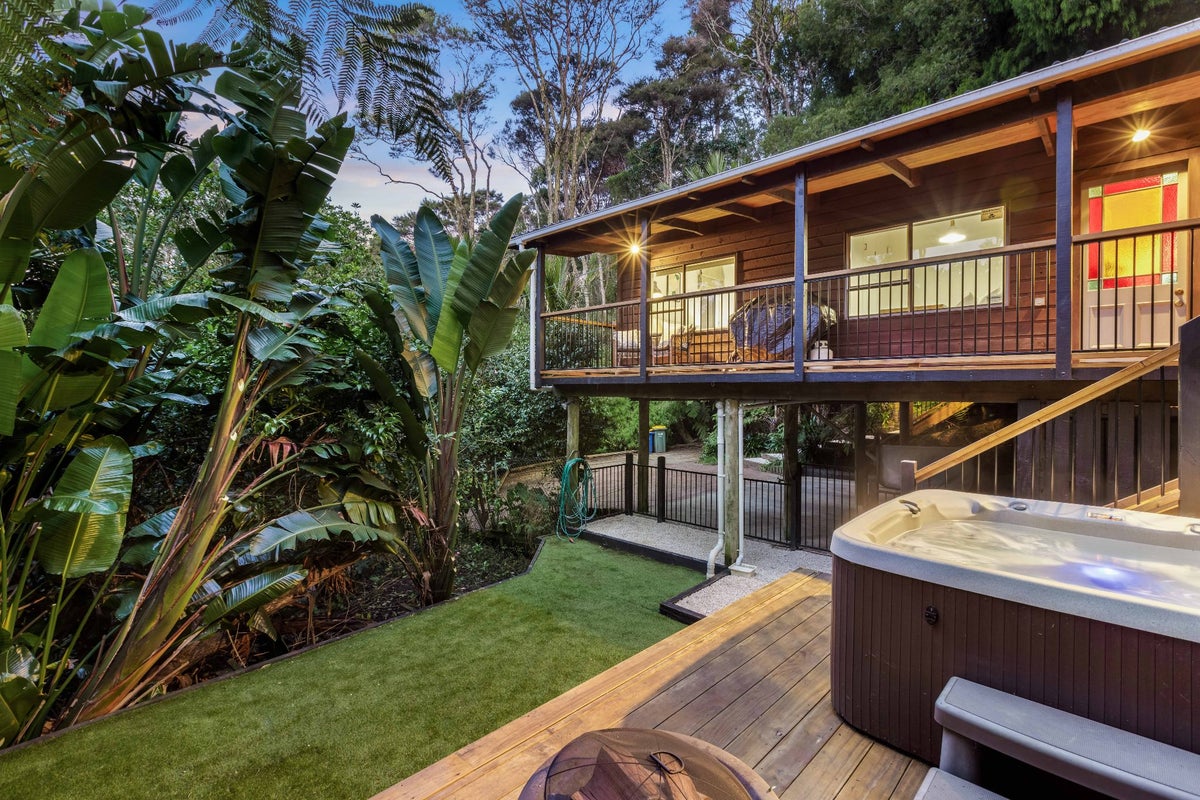 286 Huia Road, Titirangi, Auckland - Carousel 2