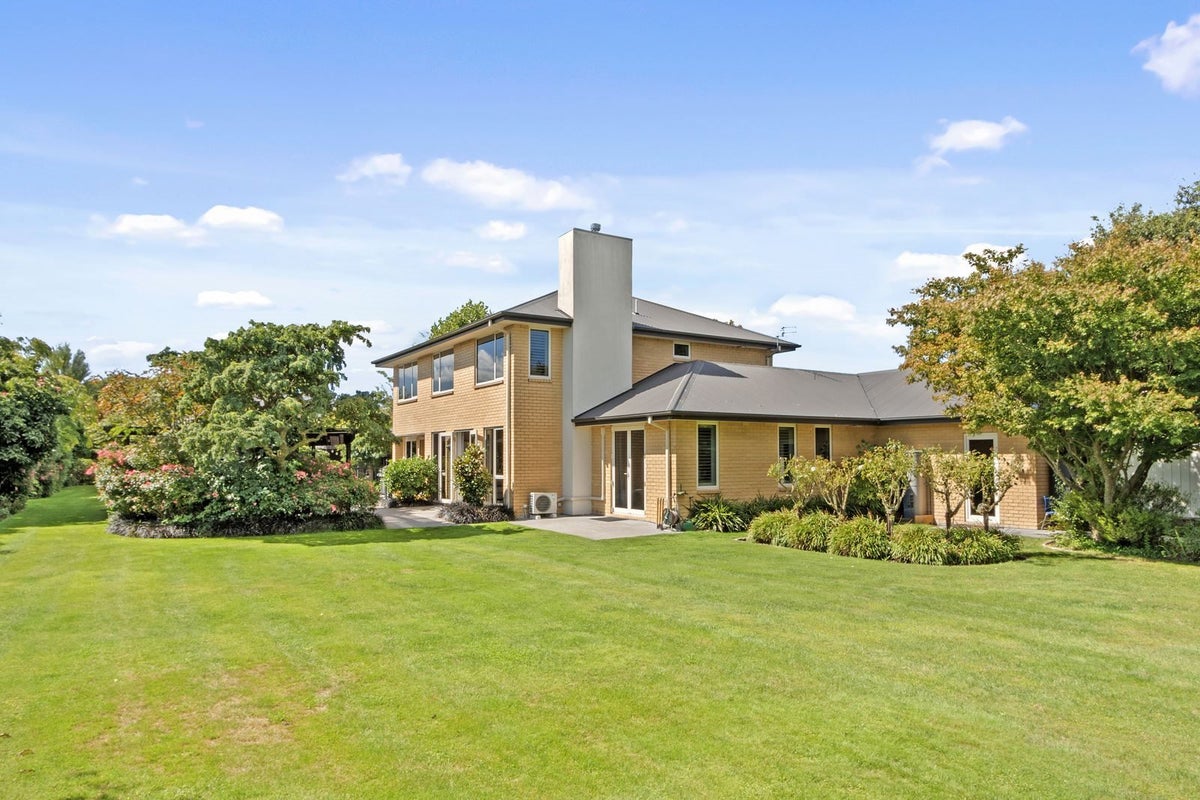 14 Roderick Alleyn Lane, Papanui, Christchurch - Carousel 1
