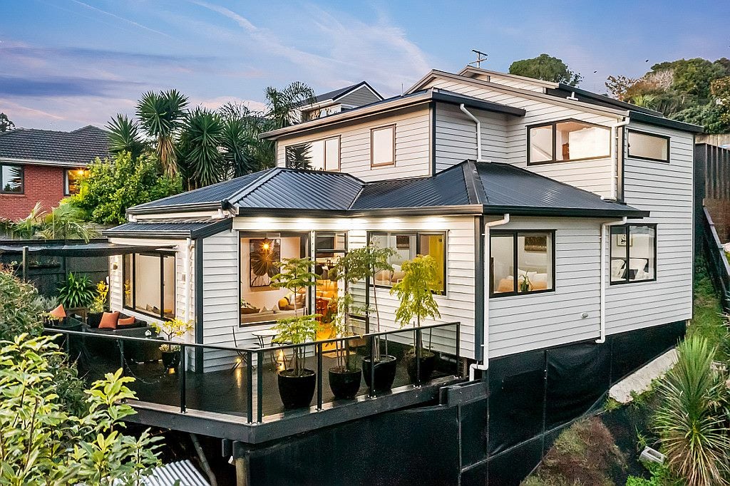 25A Rewa Road, Three Kings, Auckland - Carousel 1