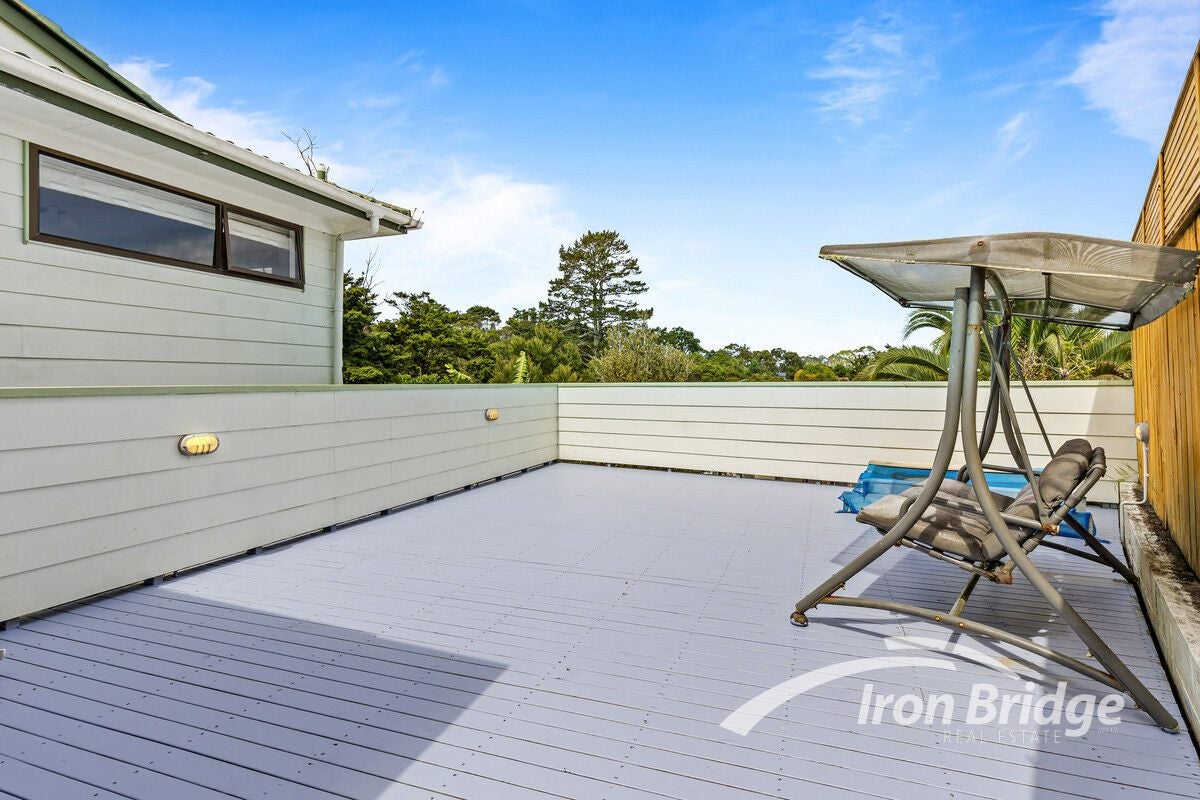 2/15 Ridgewood Crescent, Birkenhead, Auckland - Carousel 15