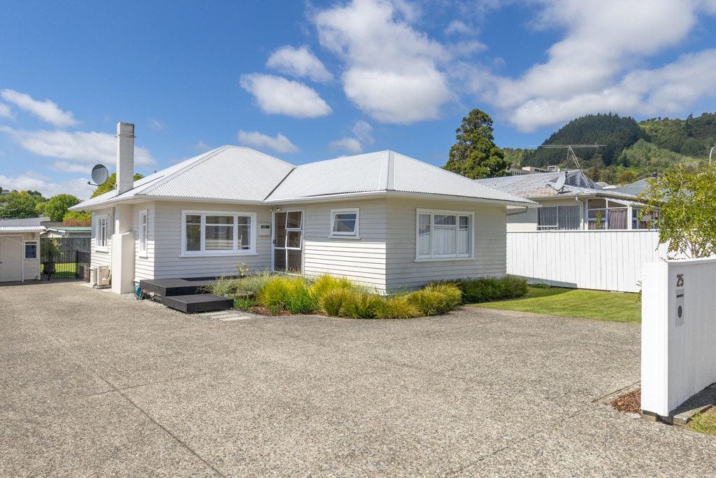 25 Motueka Street, Nelson South, Nelson - Carousel 1
