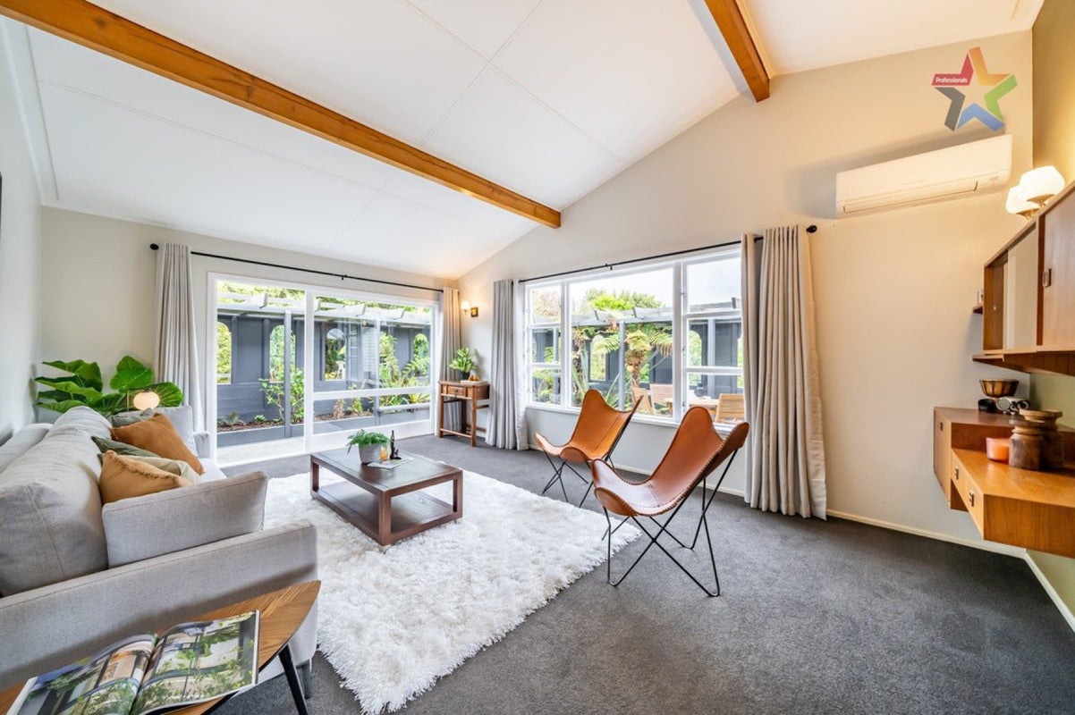 18 Wattle Grove, Maungaraki, Lower Hutt - Carousel 2
