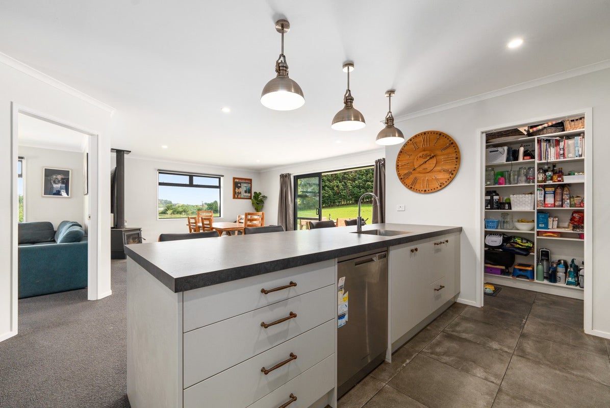 29 Vogel Street, Halcombe, Feilding - Carousel 1