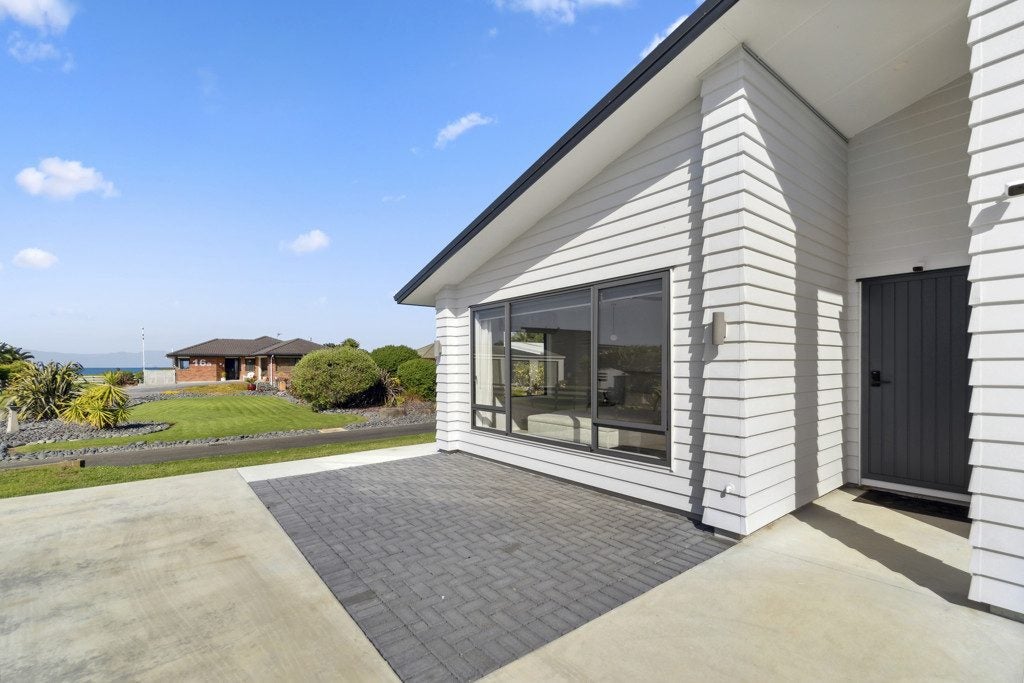 16 Mylindas Road, WHAKATIWAI, MIRANDA - Carousel 44