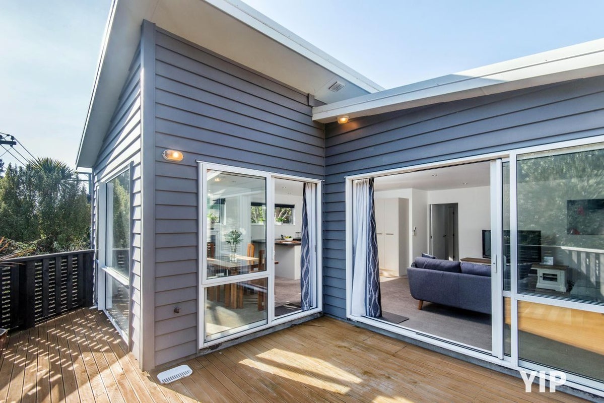 26A Olivia Crescent, Tawa, Wellington - Carousel 1