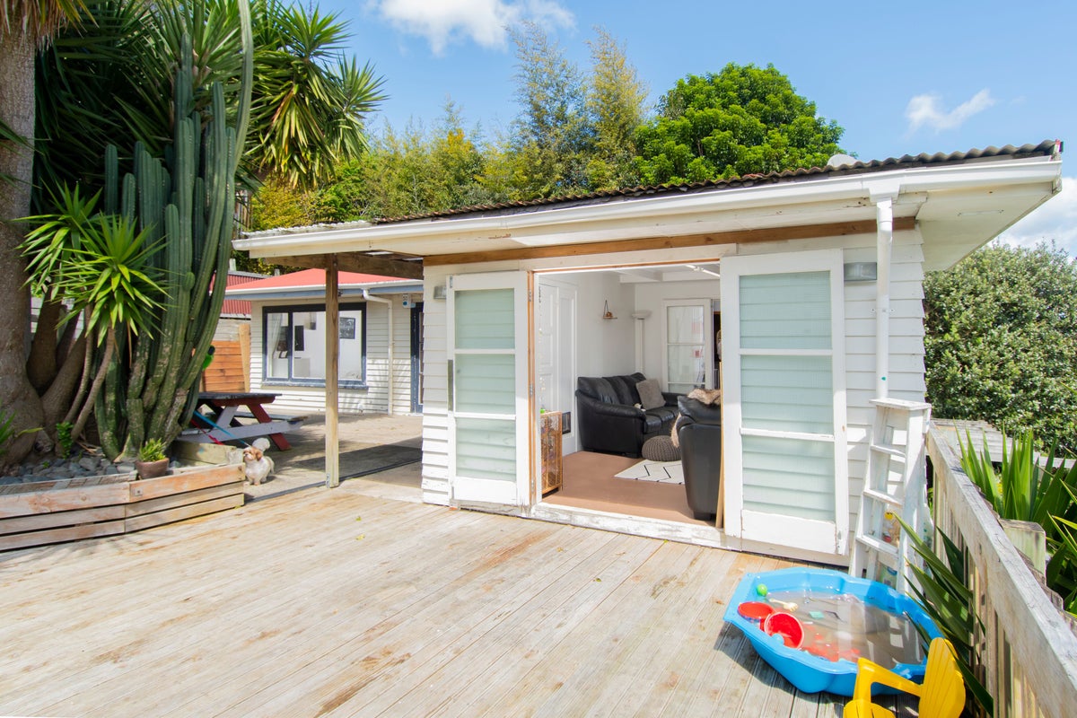 1125 Cameron Road, Gate Pa, Tauranga - Carousel 2