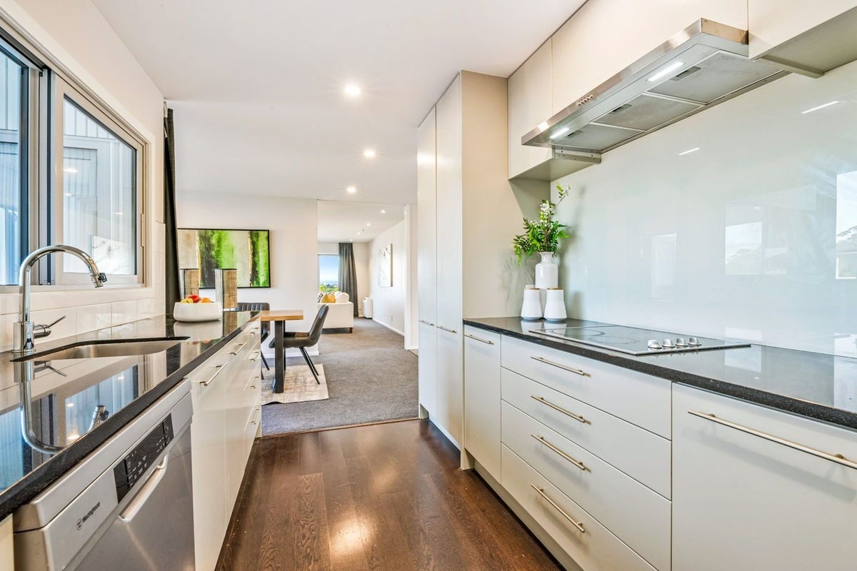 44 Grenada Avenue, Forrest Hill, Auckland - Carousel 2