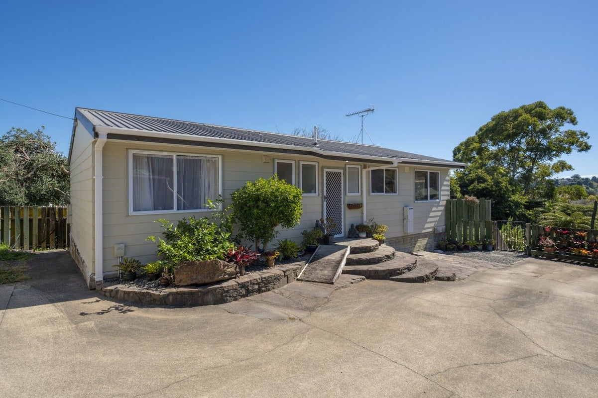 24B Wylie Street, Gate Pa, Tauranga - Carousel 1