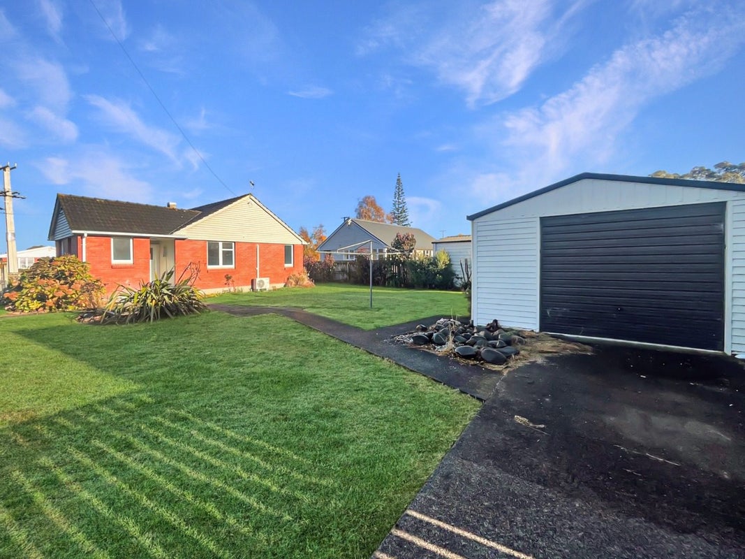 56 Kittyhawk Row, Bulls - Carousel 2