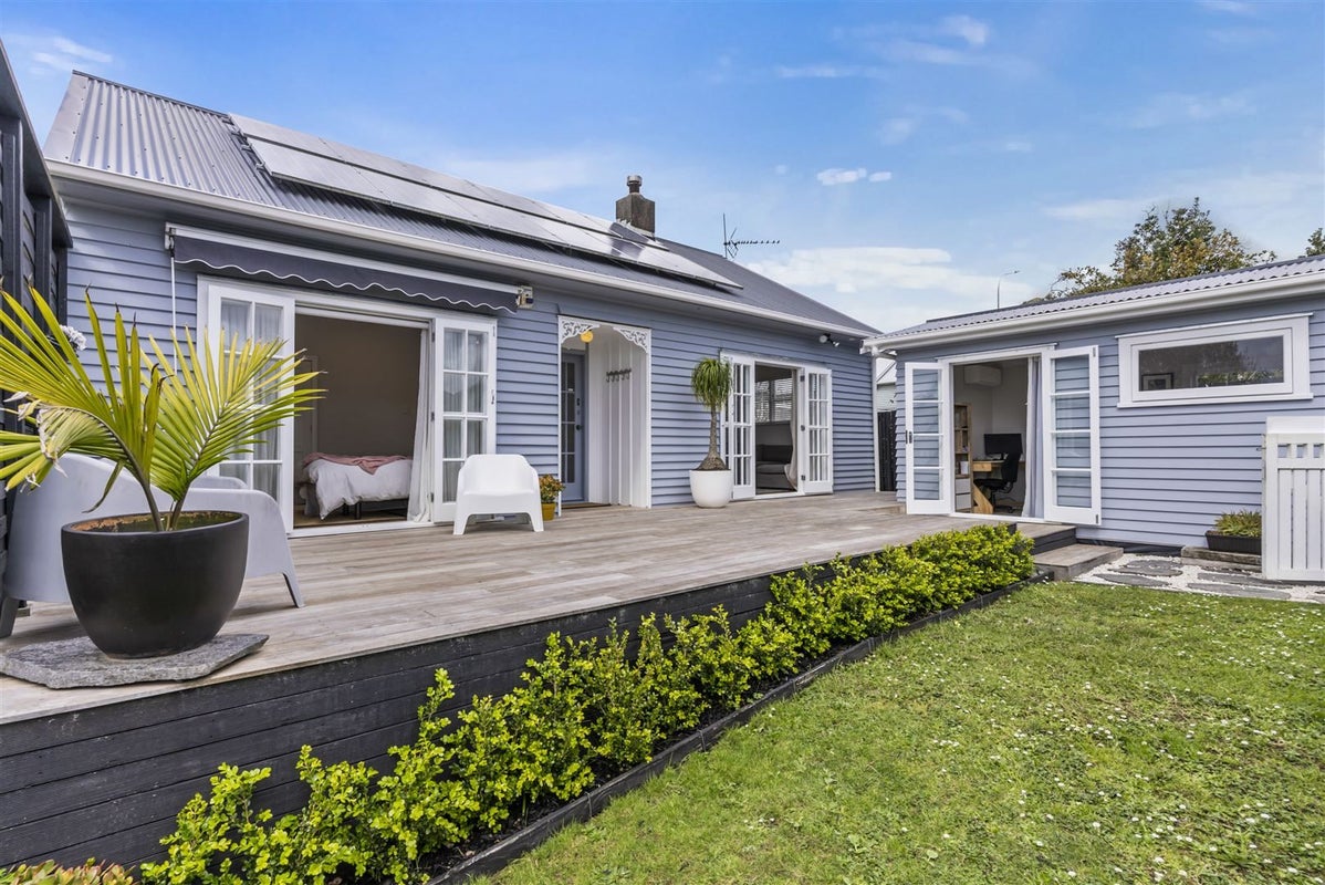 90 Kiwitea Street, Sandringham, Auckland - Carousel 1