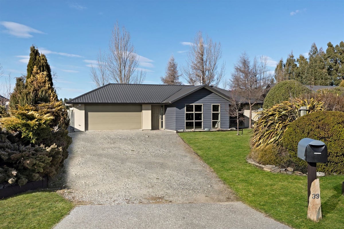 39 Charles Court, Wanaka - Carousel 1