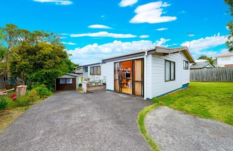 119 Lynwood Road, New Lynn, Auckland - Carousel 1