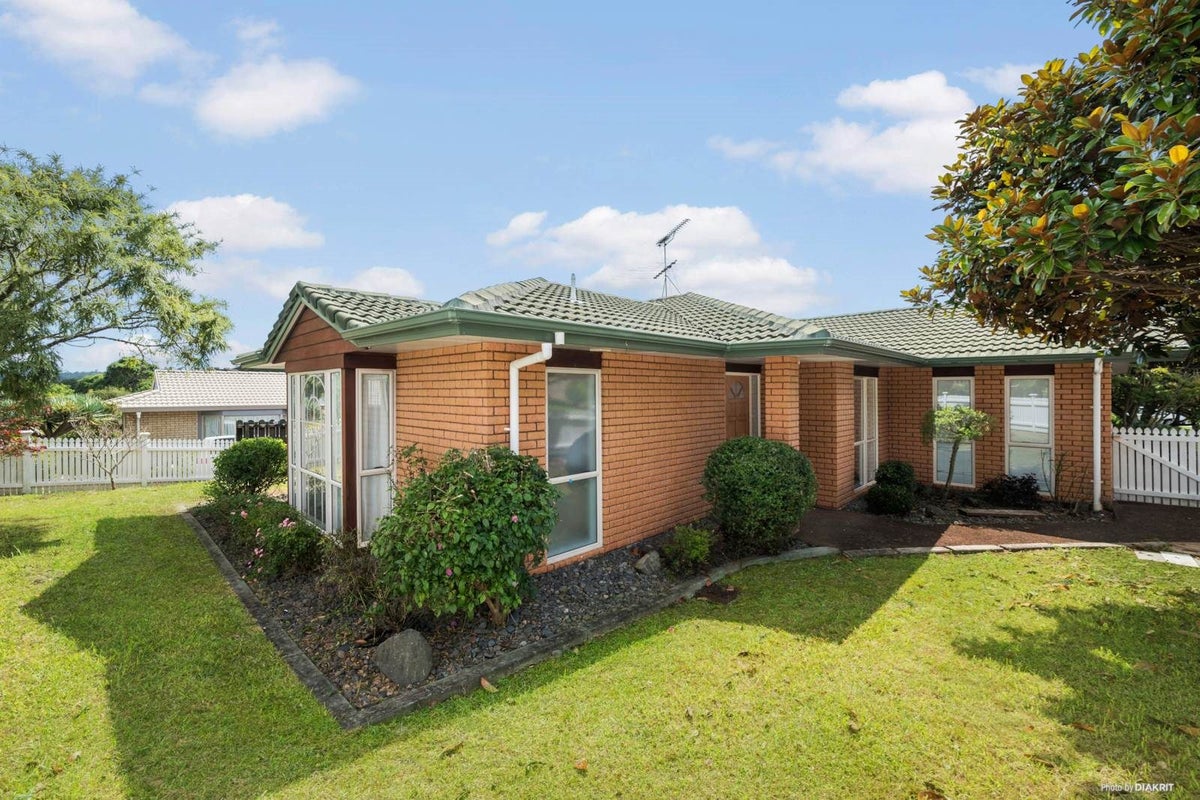 2 Amherst Place, Albany, Auckland - Carousel 22