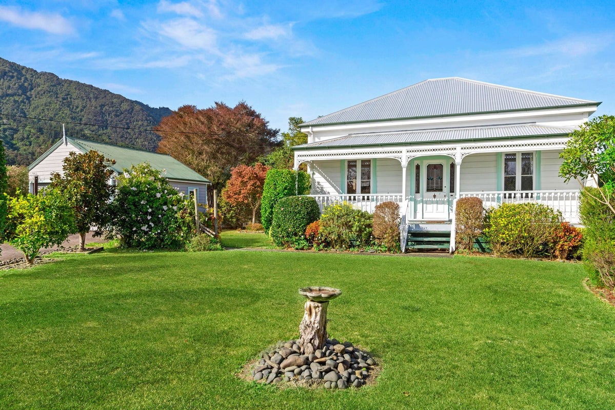 3 Wyatt Avenue, Te Aroha, Te Aroha - Carousel 2