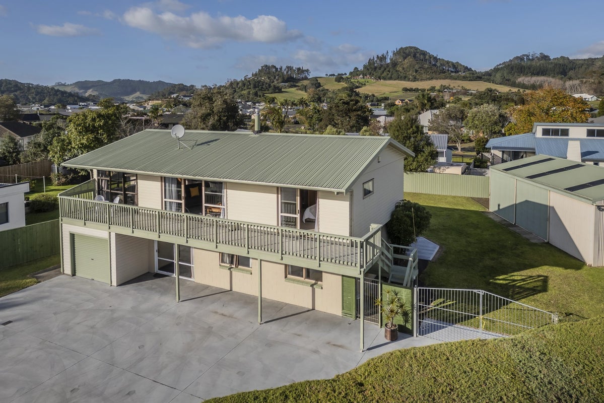 7 Hicks Place, Cooks Beach, Whitianga - Carousel 2