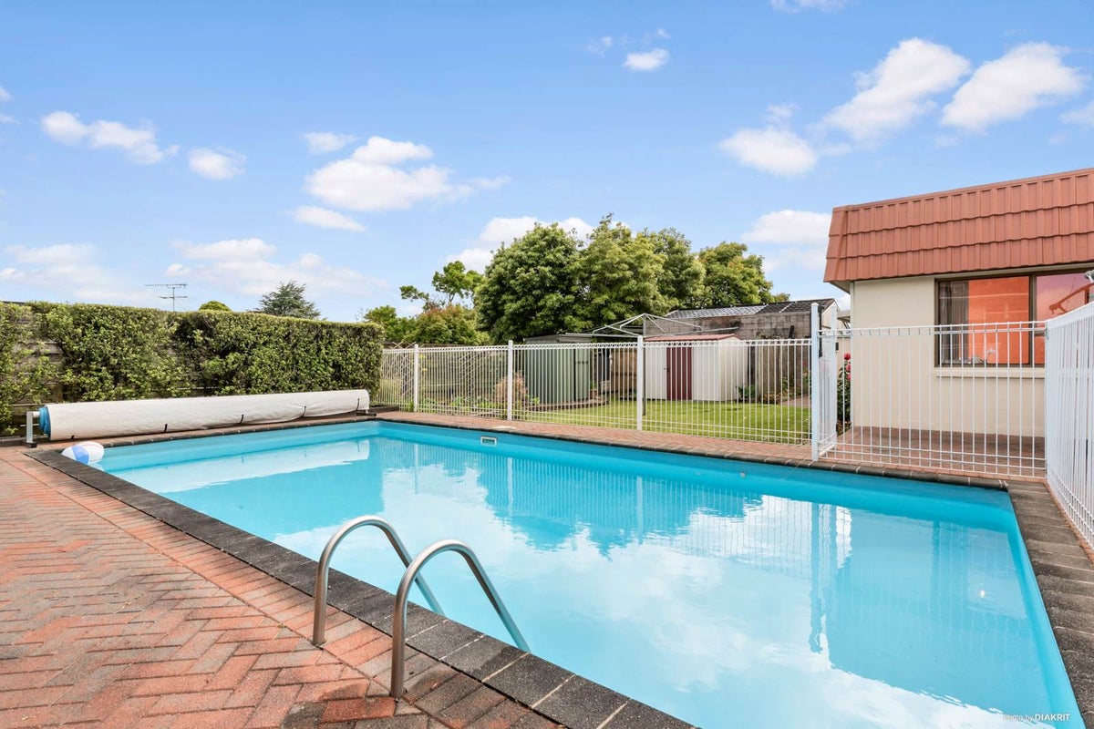 19 Joyce Street, Pahurehure, Papakura - Carousel 2