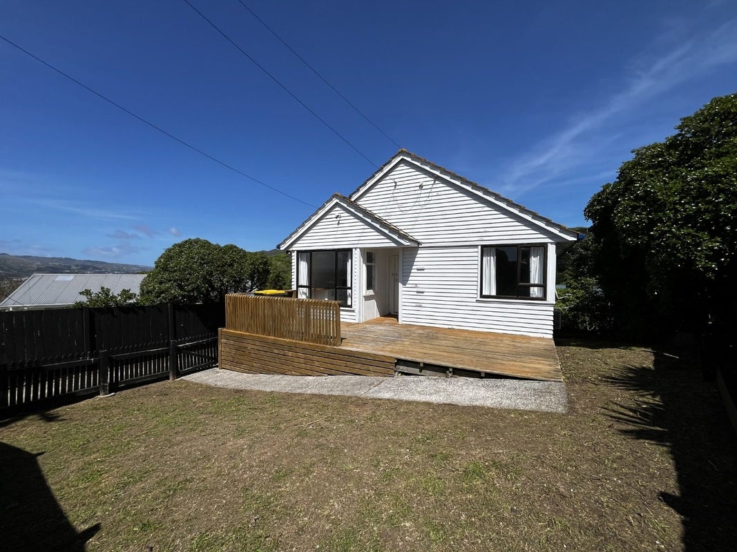 25 Hiwi Crescent, Titahi Bay, Porirua - Carousel 1