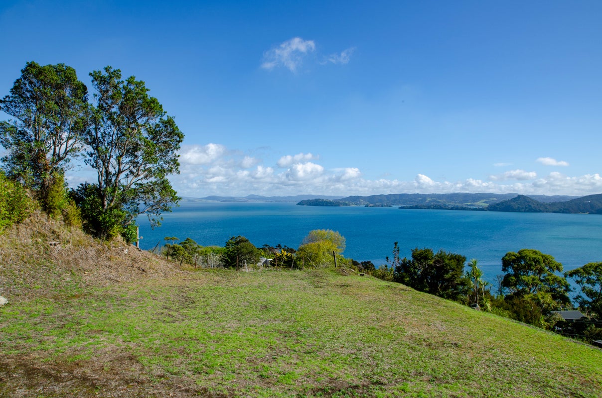 13 Reotahi Road, Whangarei Heads, Whangarei - Carousel 1