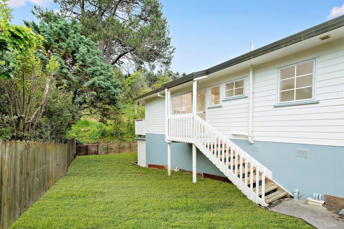 2/12 Mira Place, Windsor Park, Auckland - Carousel 2