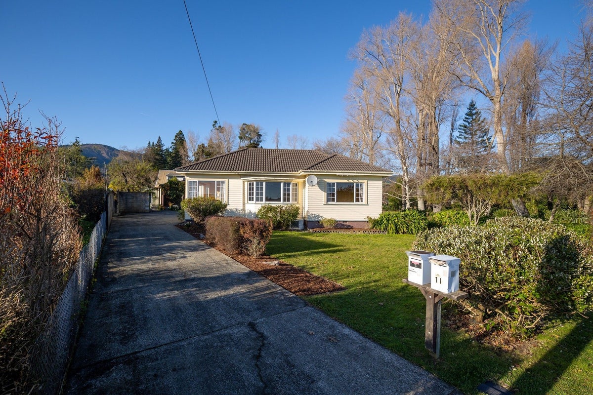 1/11 Sadlier Street, Stoke, Nelson - Carousel 23