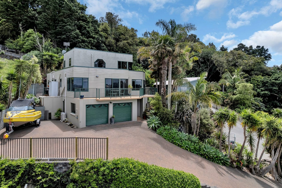 30 Magnolia Avenue, Kamo, Whangarei - Carousel 1