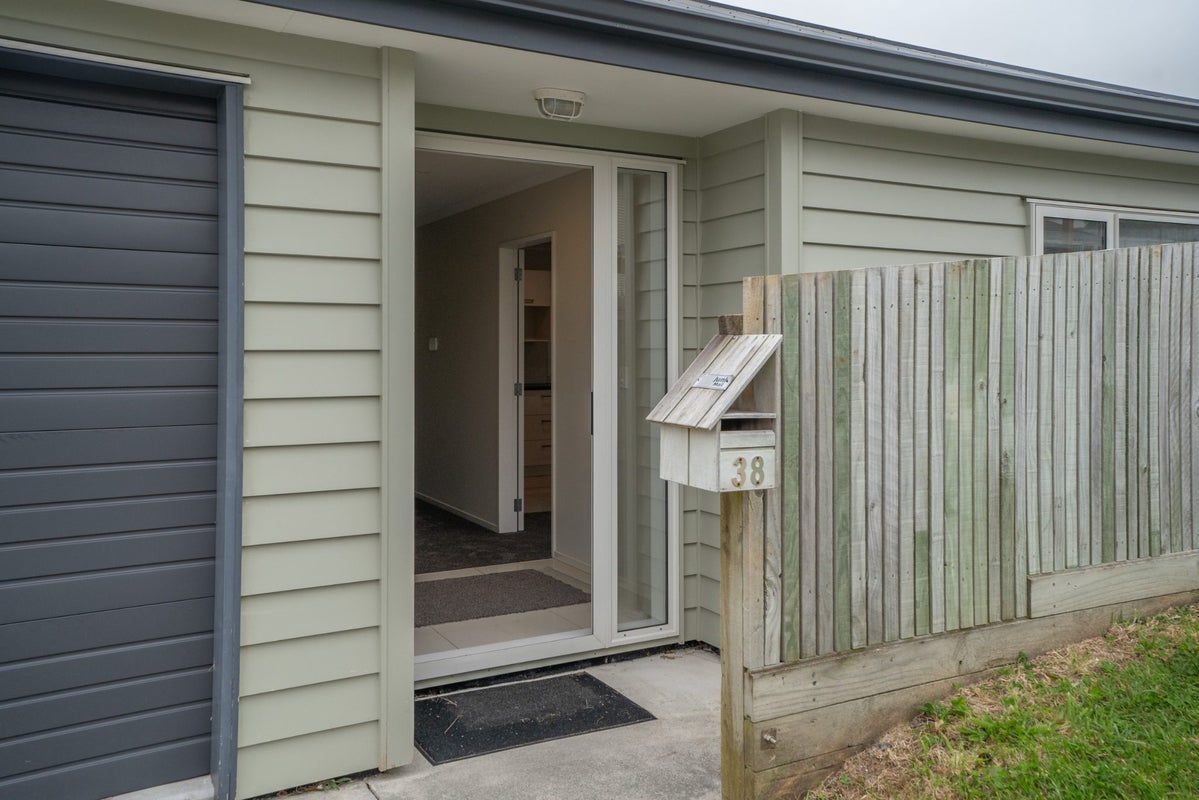 38 Mauldeth Terrace, Churton Park, Wellington - Carousel 1