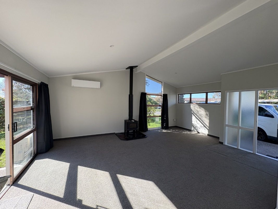 39 Upham Crescent, Taradale, Napier - Carousel 2