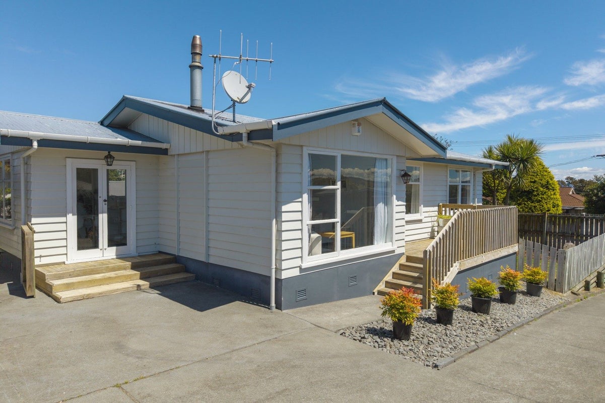 40 Hinemoa Avenue, Taupo, Taupo - Carousel 1