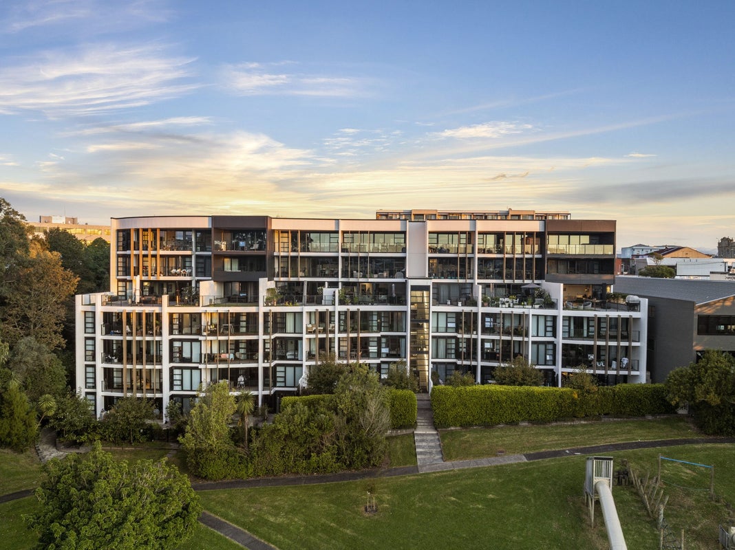 614/8 Kingsland Terrace, Kingsland, Auckland - Carousel 1