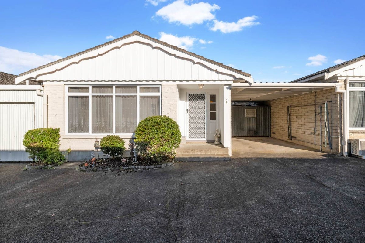 9 Warwick Avenue, Papatoetoe, Auckland - Carousel 1