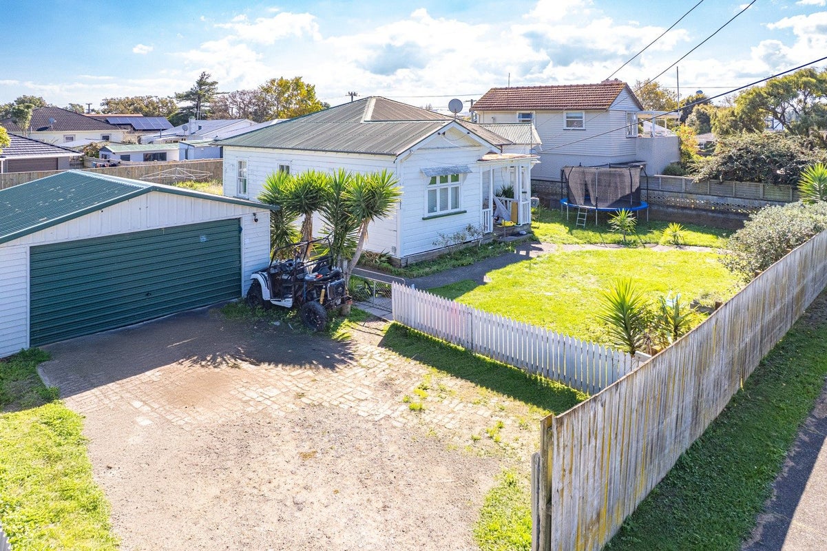 33 Toro Street, Durie Hill, Whanganui - Carousel 2