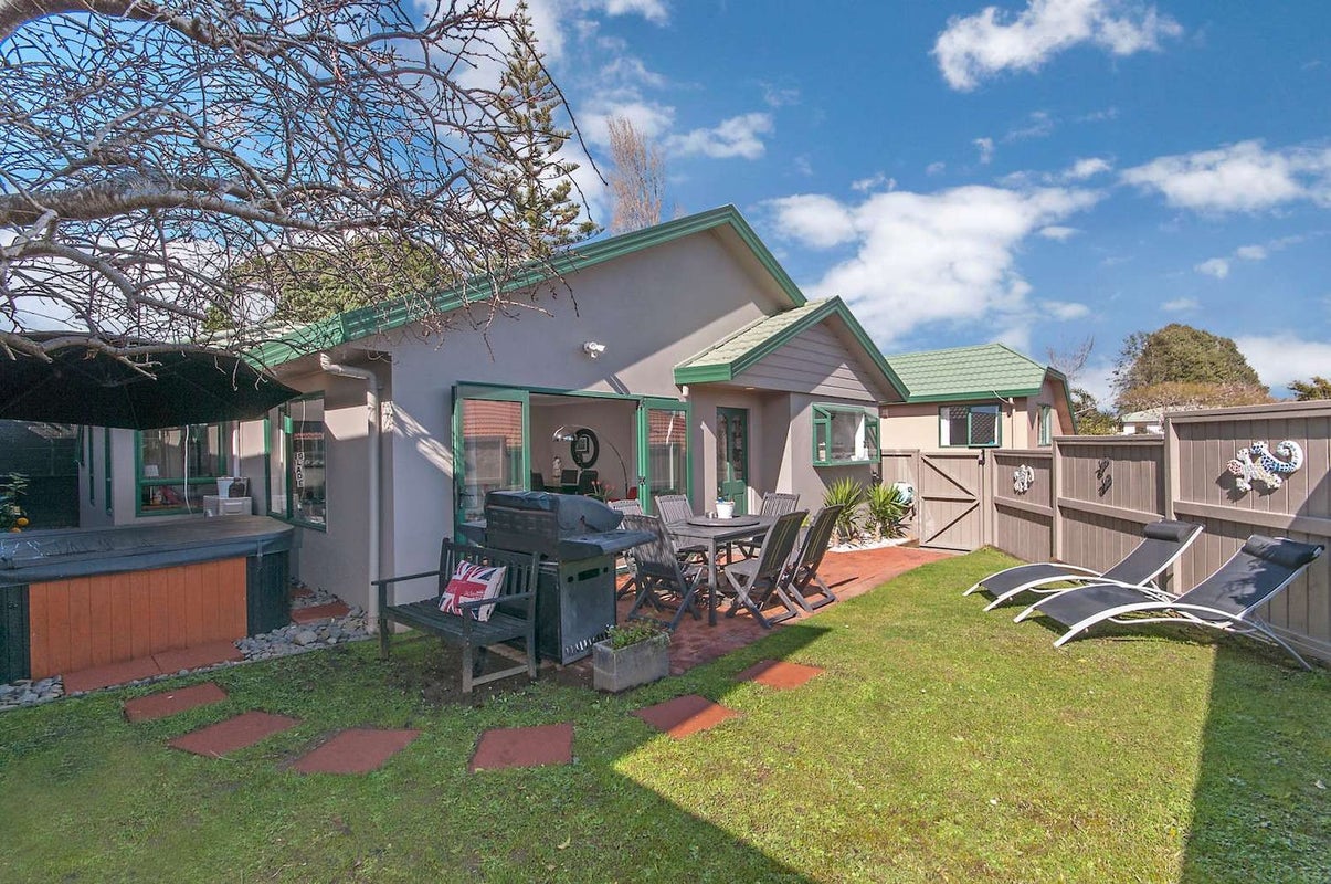 2/70 Drake STREET, Howick, Auckland - Carousel 1