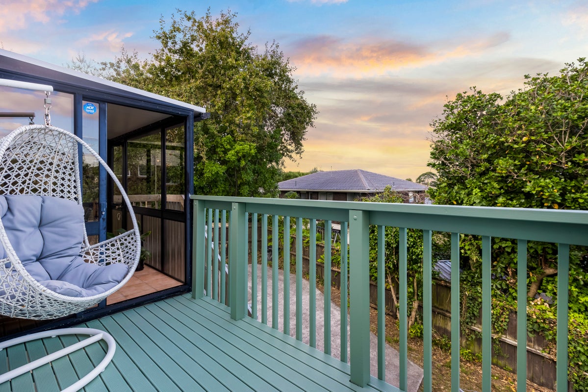2/141 Weatherly Road, Torbay, Auckland - Carousel 1