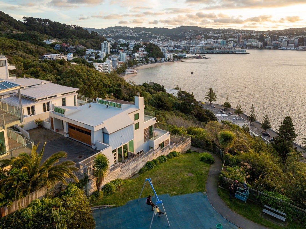 20 The Crescent, Roseneath, Wellington - Carousel 2