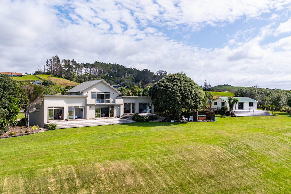 585 Cove Road, Waipu, Waipu - Carousel 2