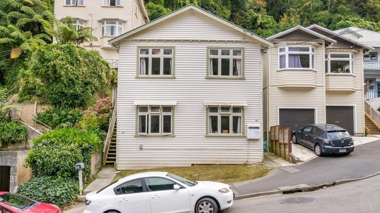 39 Adams Terrace, Aro Valley, Wellington - Carousel 14
