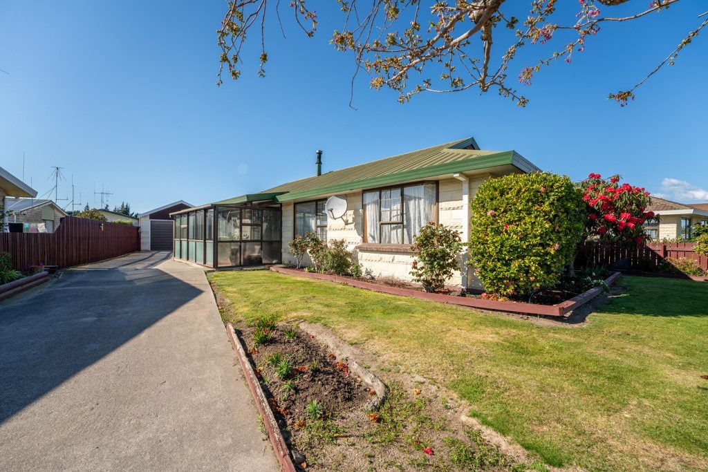 13 Girvan Street, Oamaru North, Oamaru - Carousel 1