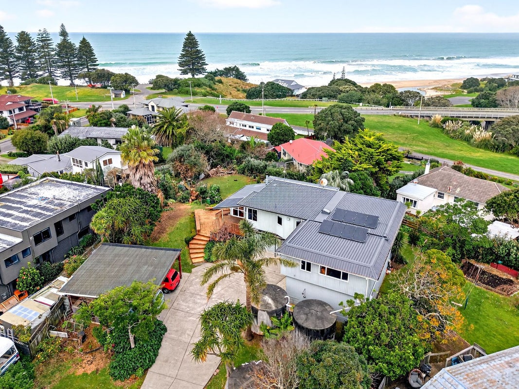 11 Douglas Street, Okitu, Gisborne - Carousel 2