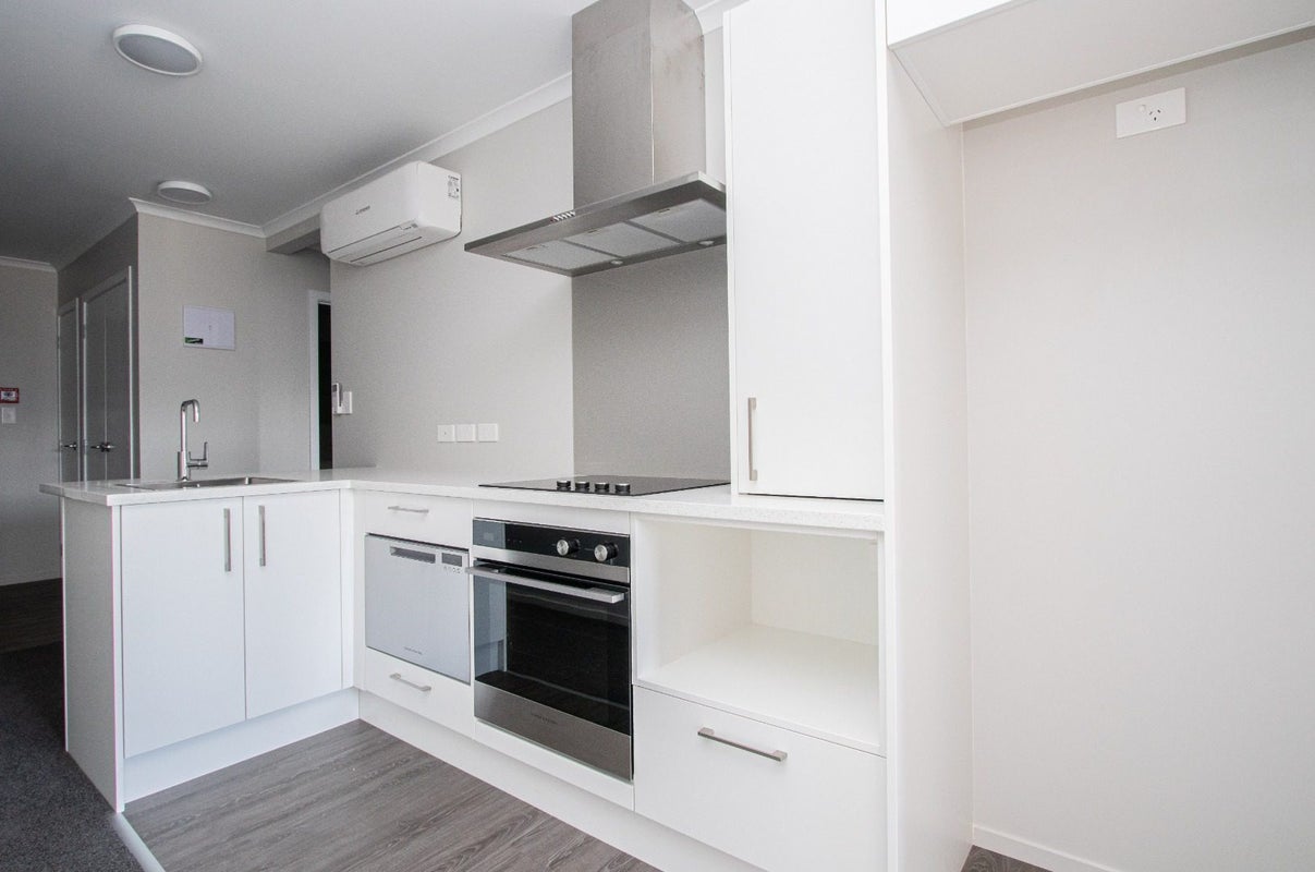 102/17 Vialou Street, Hamilton Central, Hamilton - Carousel 2