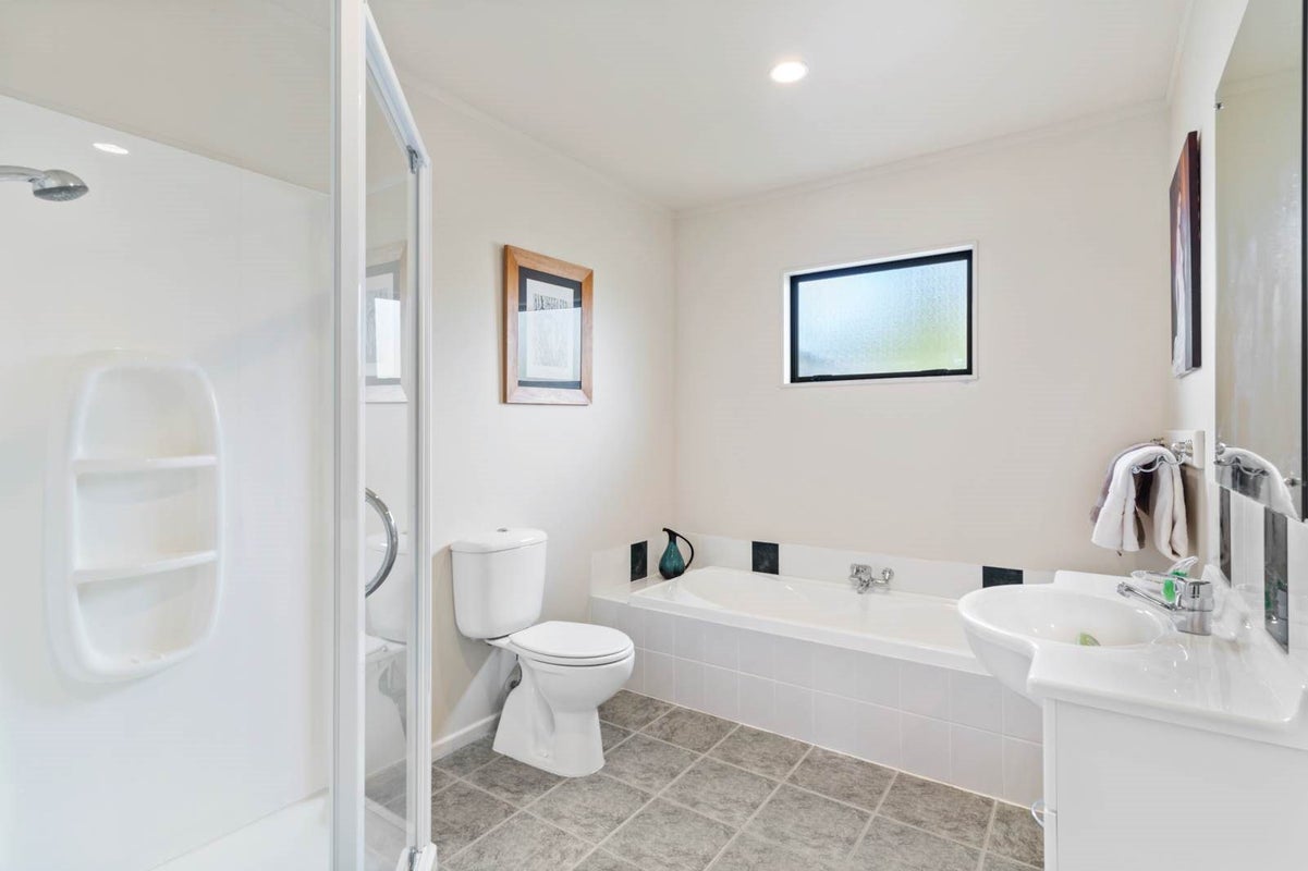 1/3 Cabeleigh Drive, Helensville, Auckland - Carousel 20