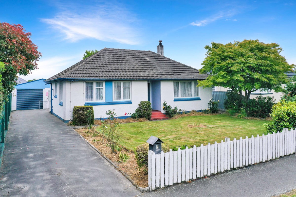 6 Collins Street, Netherby, Ashburton - Carousel 1