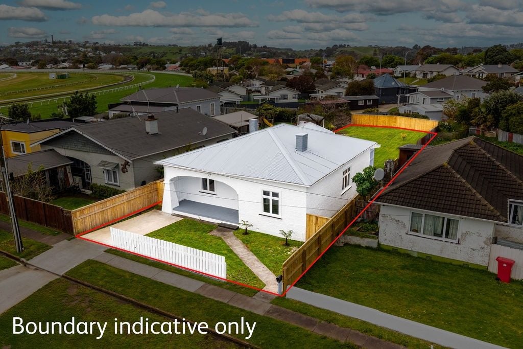 4 Pharazyn Street, Gonville, Whanganui - Carousel 17