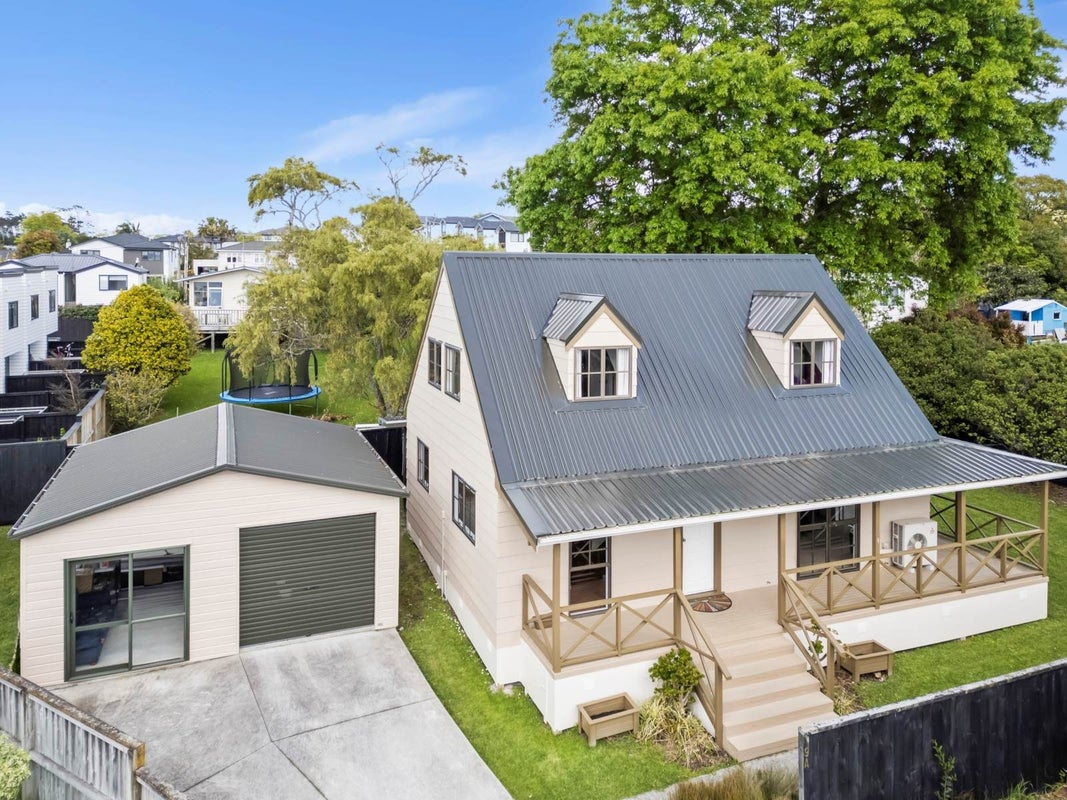 9A Tracey Terrace, Te Atatu South, Auckland - Carousel 2