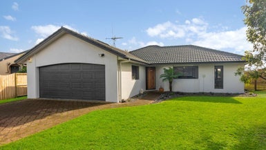 39 Aldona Place, Fairview Downs, Hamilton - Carousel 1