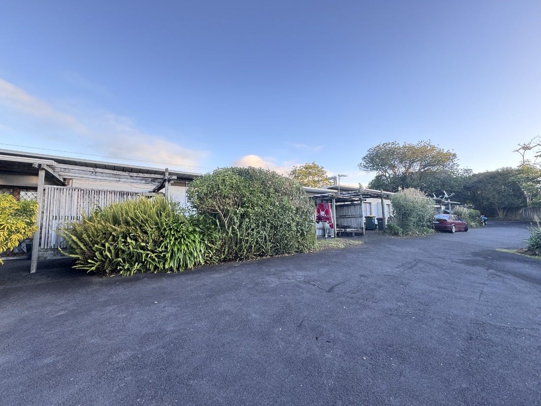 8/3 Rossgrove Terrace, Mount Albert, Auckland - Carousel 2