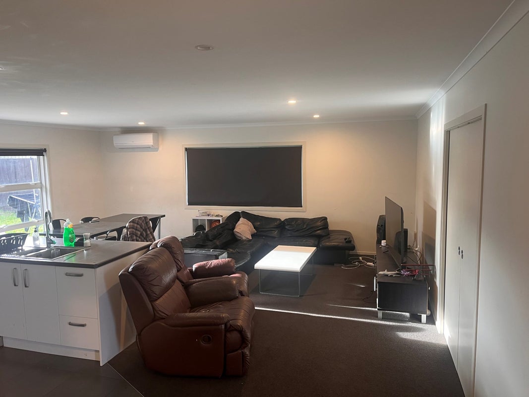 9 Ladeira Place, Fitzroy, Hamilton - Carousel 2
