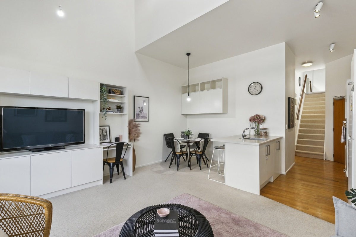 4/220 Thorndon Quay, Pipitea, Wellington - Carousel 2