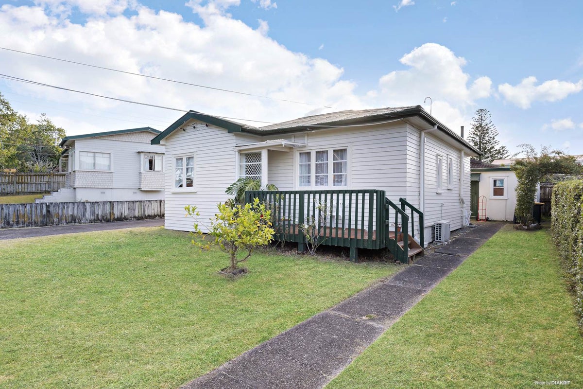 1/3 Seabrook Avenue, New Lynn, Auckland - Carousel 1
