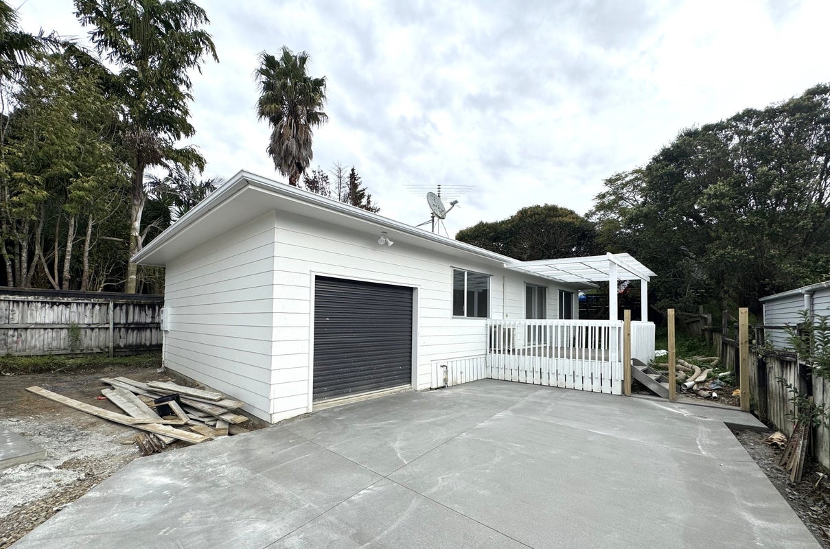 48 Lauderdale Road, Birkdale, Auckland - Carousel 1